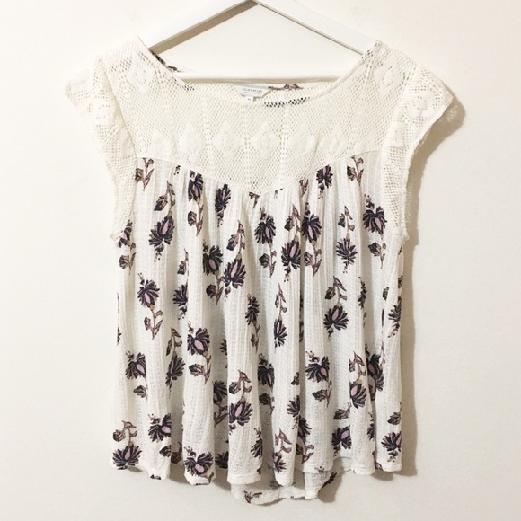Lucky Brand Tops - Lucky Brand Floral Knit and Lace Cap Sleeve Top